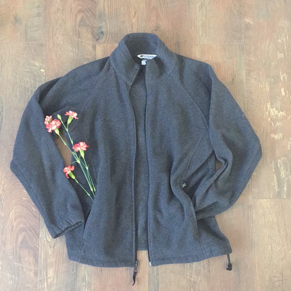 Super Flattering Columbia Jacket🌹